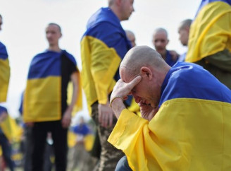 Повернулися з неволі: росія передала Україні 15 ув'язнених, депортованих з окупації