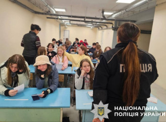 У Славутичі поліцейські провели лекцію для підлітків про протидію булінгу