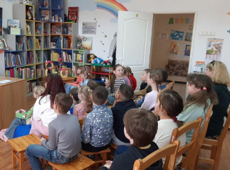 У бібліотеці для дітей та юнацтва весь тиждень говорили про Великдень