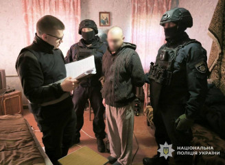 У Чернігові батько з сином та їхній спільник організували збут наркотиків по всій Україні