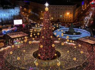 Головну новорічну ялинку країни встановлять на Софіївській площі в Києві