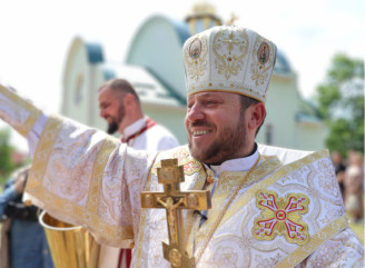 Кардинал Микола Бичок у Славутичі: Літургія, молитва за полонених та загиблих і відкриття Центру зцілення ран війни