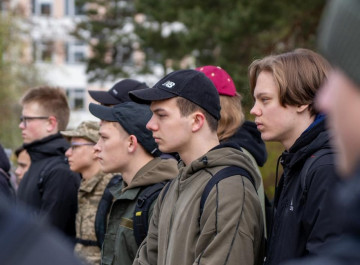 Одинадцятикласники Славутича пройшли навчально-польові збори із «Захисту України»