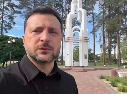 Зеленський у Славутичі: президент обговорив посилення північного напрямку та підтримку ЧАЕС фото