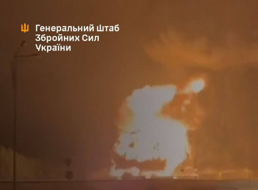 Масштабна пожежа на нафтобазі в Бєлгородській області: Генштаб заявив про ураження фото