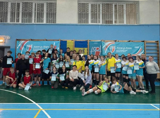У Славутичі визначили переможців волейбольного етапу проєкту «Пліч-о-пліч всеукраїнські шкільні ліги» фото