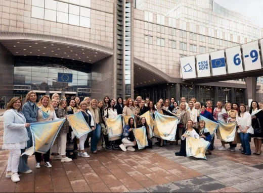 Перший саміт Європейської асоціації жінок України відбувся у Європарламенті фото
