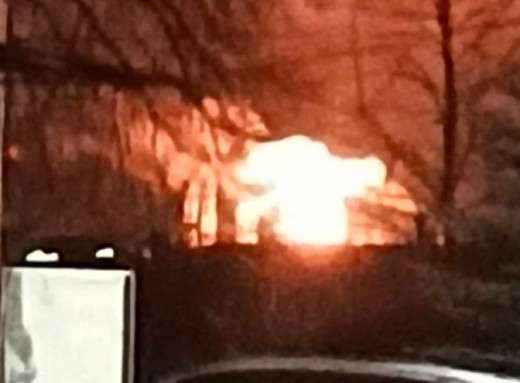 Атака дронів по росії зупинила хімічні заводи та паралізувала аеропорти москви фото