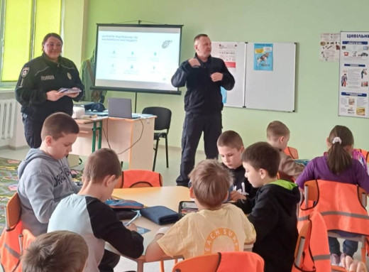 У Славутичі для школярів провели урок з мінної безпеки фото