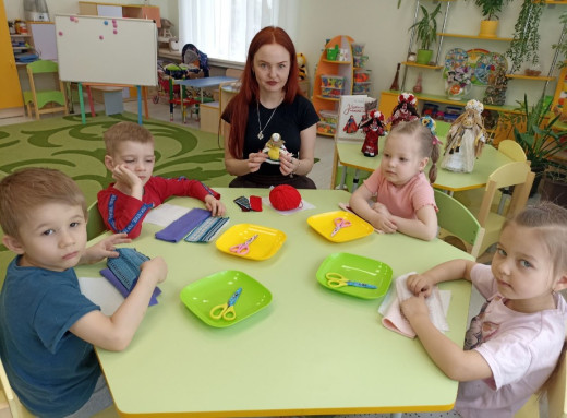 У дитсадку Славутича провели майстер-клас із ляльки-мотанки фото