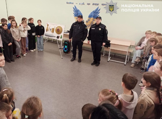 У Славутицькому ліцеї провели інтерактивний клас безпеки за участі поліції та рятувальників фото