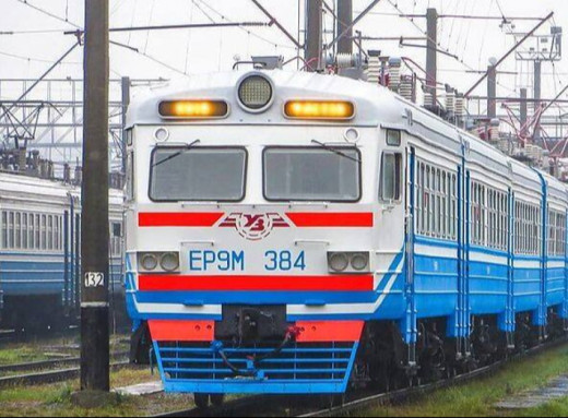 Із 17 грудня між Черніговом і Славутичем курсуватиме новий приміський електропоїзд фото