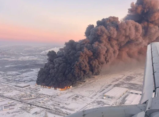 А нам подобається як воно горить: Масштабна пожежа у російському Пітері фото