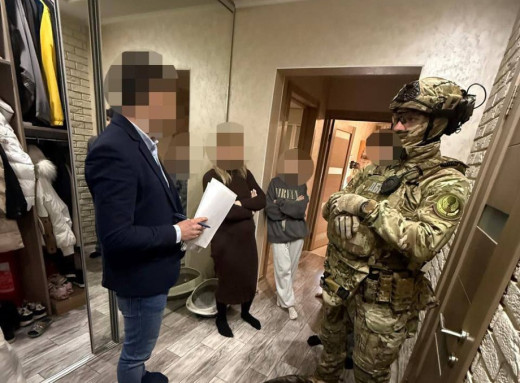 У київському ТЦК викрили схему з фіктивними довідками заробіток сягав до 60 тисяч доларів на місяць фото