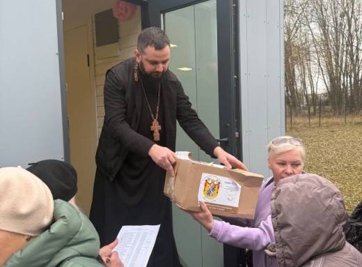 У Славутичі передали продуктові набори вимушеним переселенцям у «Центрі зцілення ран війни» фото