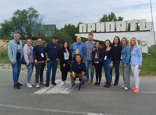 Іноземні журналісти відвідали Чорнобильську зону відчуження фото