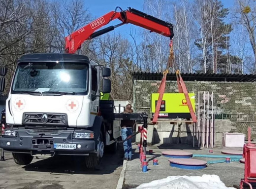 У зоні Чорнобиля підприємство з поводження з радіоактивними відходами отримало генератори від Червоного Хреста фото