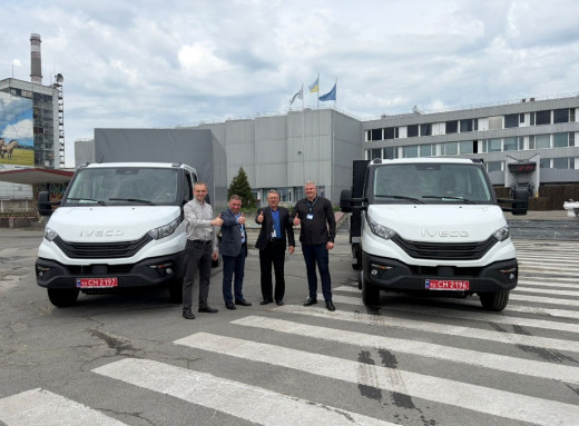 ЧАЕС отримала чотири автомобілі Iveco в межах міжнародної допомоги фото