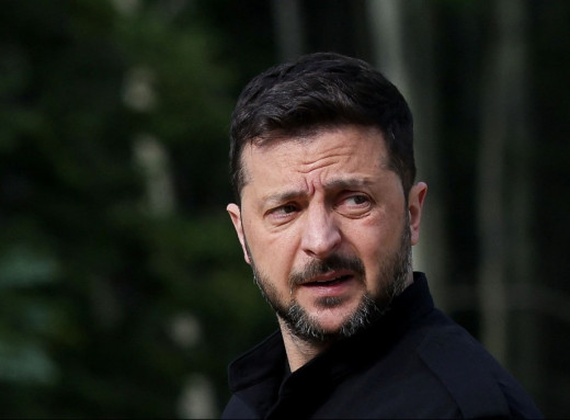 Довіра до Зеленського становить 62%: що показало нове опитування КМІС фото