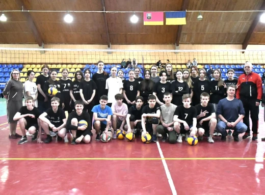 День народження волейбольної школи Славутича: Святковий турнір фото
