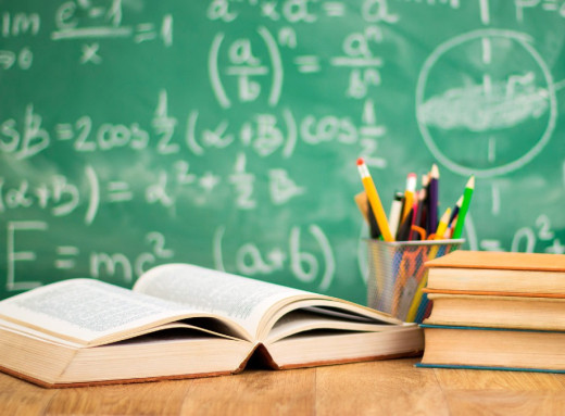 Славутич вітає переможців міських олімпіад: учні показали високі результати у мовах та ІТ фото