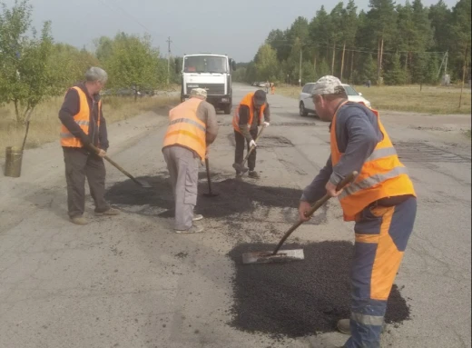 Нарешті розпочали відновлення дороги Славутич-Неданчичі фото