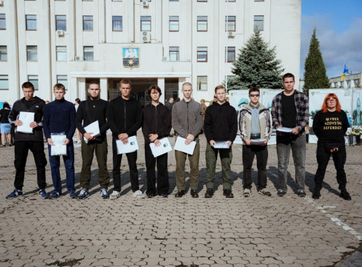 У Славутичі відзначили юних учасників національно-патріотичного виховання фото У Славутичі відзначили юних учасників національно-патріотичного виховання фото