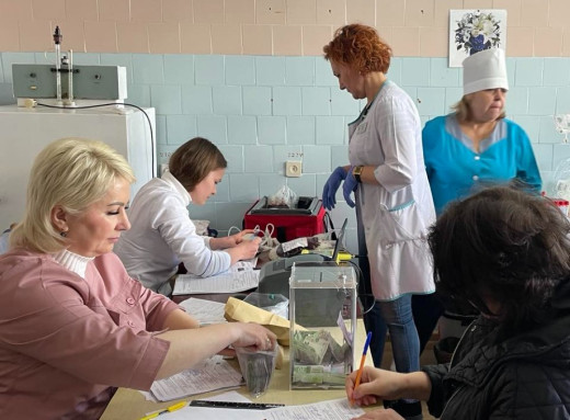 Славутич зібрав 32 літри крові для поранених військових: як пройшов День донора фото Славутич зібрав 32 літри крові для поранених військових: як пройшов День донора фото
