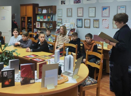 У Славутичі провели годину пам’яті для школярів до Дня вшанування жертв Голодомору фото