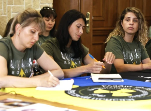 Зустріч у Координаційному штабі з родинами нацгвардійців, які обороняли Чорнобильську АЕС фото