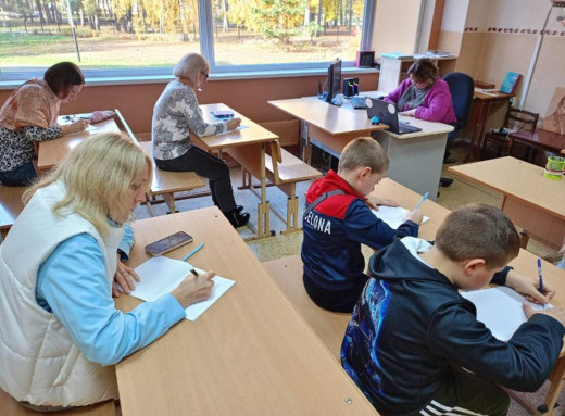 Славутич долучився до Радіодиктанту національної єдності «Треба жити!» фото Славутич долучився до Радіодиктанту національної єдності «Треба жити!» фото