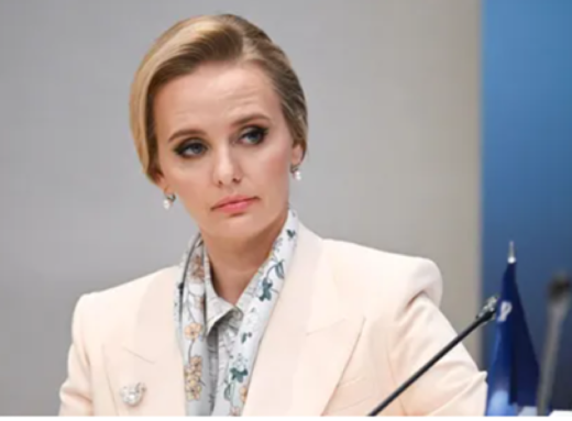 Донька Путіна засвітилась в костюмі за 8 тис. євро і викликала істерику в росіян фото