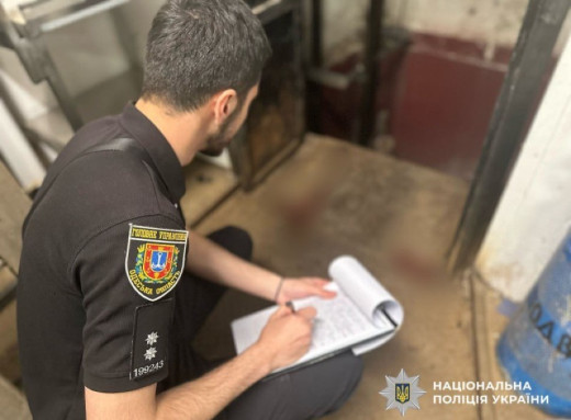 В Одесі вантажник загинув у ліфтовій шахті супермаркету — поліція розслідує обставини фото В Одесі вантажник загинув у ліфтовій шахті супермаркету — поліція розслідує обставини фото