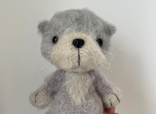 У Славутичі продають іграшки ручної роботи на допомогу котикам стаціонару фото