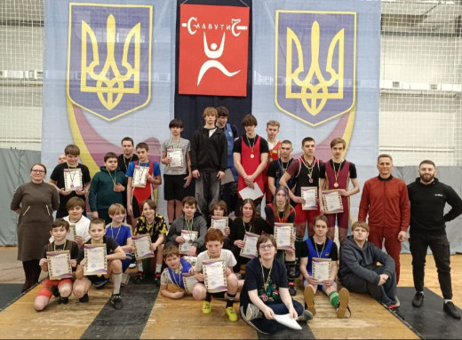 Кубок Славутича з важкої атлетики та перемоги футболістів: спортсмени міста відкрили сезон фото