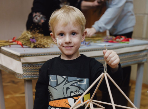 У Палаці дітей та молоді Славутича проведуть майстер-клас Різдвяний павук фото