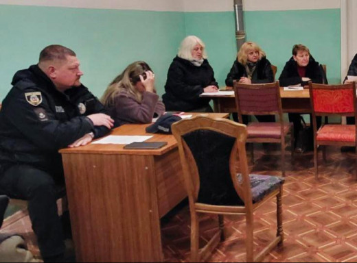 У Славутичі відбулося чергове засідання комісії з питань захисту прав дитини фото