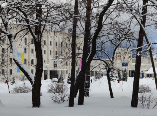 У Славутичі частково відновили живлення після атаки: енергооб'єкти ремонтують цілодобово фото