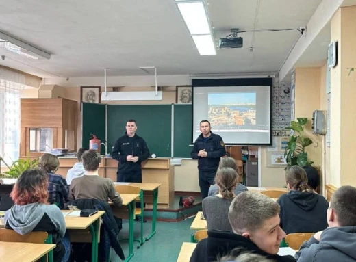 Урок безпеки від ДСНС: Важливі заходи в Славутицькому ліцеї "БезМеж" фото
