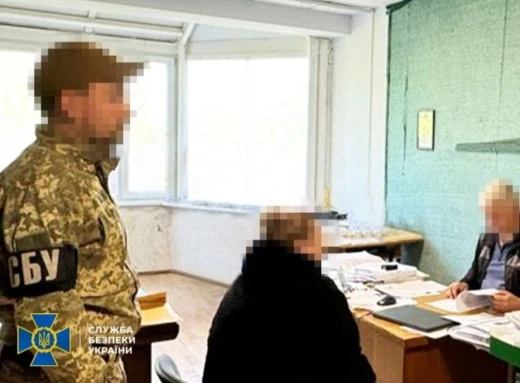 СБУ затримала жінку, яка агітувала мешканців Херсона за приєднання до РФ фото