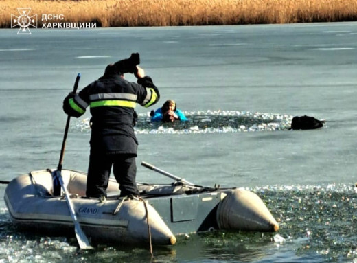 На Харківщині троє людей провалилися під кригу: одна людина загинула, двох вдалося врятувати фото