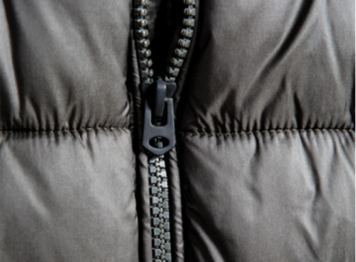 Блискавка на куртці заїдає або не сходиться: 3 прості способи все виправити фото