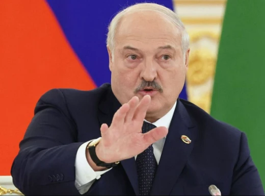 Лукашенко звинуватив Україну в порушенні повітряного простору. Білорусь перекине у прикордонні з Україною області "Іскандери" і "Полонези" фото