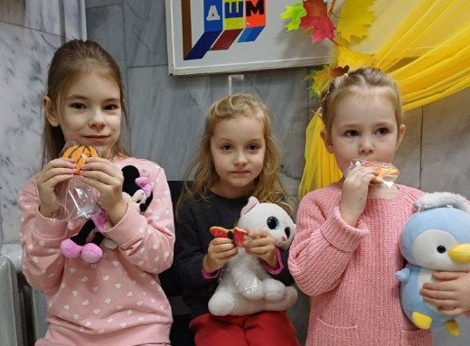 Солодке свято і благодійний концерт: як у Славутичі відзначили День працівників культури фото