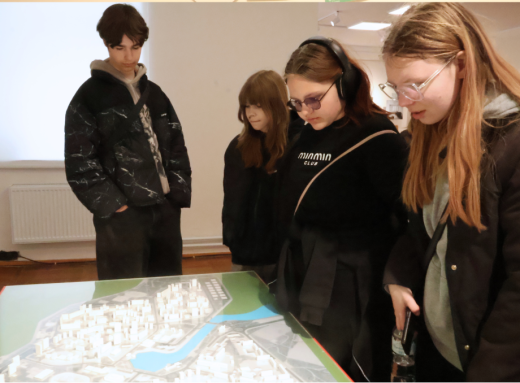 У Славутичі відкрили інтерактивну виставку про Чорнобильську аварію фото