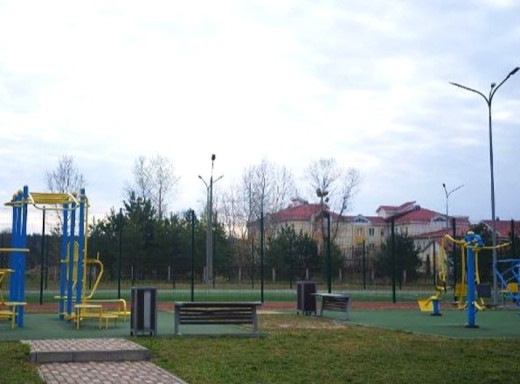 У Славутичі футбольний майданчик ліцею «Без Меж» освітлюватимуть увечері фото