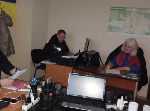 У Славутичі міждисциплінарна команда обговорила захист дітей у складних життєвих обставинах фото