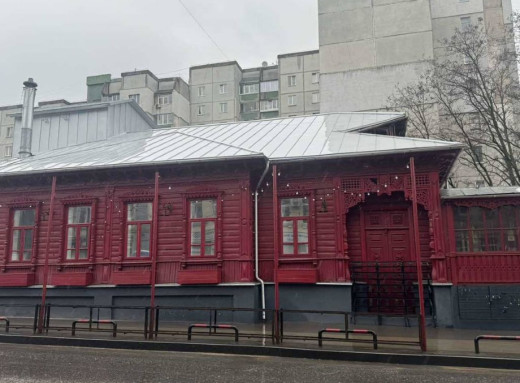 У Чернігові ремонтують ресторан «Хряк», який постраждав від пожежі — назву вирішили зберегти фото У Чернігові ремонтують ресторан «Хряк», який постраждав від пожежі — назву вирішили зберегти фото