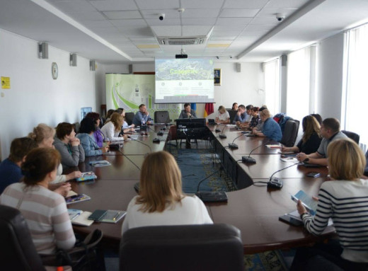 Славутич крокує до "зеленого" майбутнього: семінар "Зелена трансформація Славутича – сталий розвиток громади" фото Славутич крокує до "зеленого" майбутнього: семінар "Зелена трансформація Славутича – сталий розвиток громади" фото