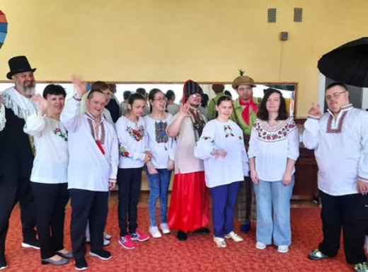 У Славутичі для вихованців "БлагоДару" провели казкову подорож Європою фото